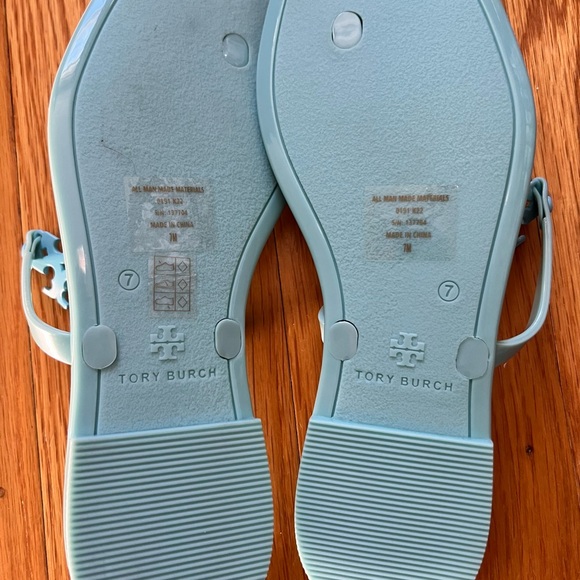 Tory Burch Mini Miller NWOB size 7 - Picture 2 of 2